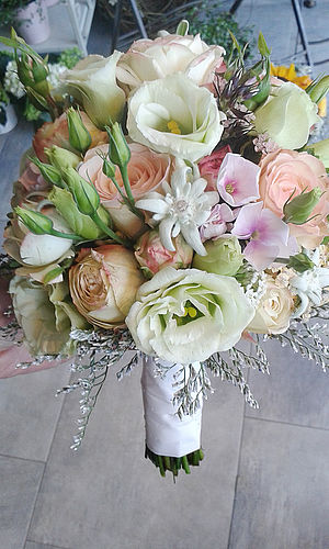 Hochzeitsstrauß von "die Blume" - florale Werkstatt/Blumenladen Essen